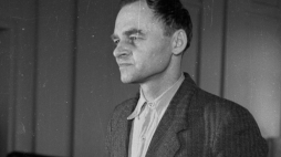 Warszawa, 1948-03-03. Proces przed Wojskowym Sądem Rejonowym w Warszawie tzw. grupy Witolda, Witolda Pileckiego i jego towarzyszy: Marii Szelągowskiej, Tadeusza Płużańskiego, Ryszarda Jamontta-Krzywickiego, Maksymiliana Kauckiego, Witolda Różyckiego, Makarego Sieradzkiego i Jerzego Nowakowskiego. Fot. PAP/S. Dąbrowiecki