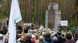 Uroczystość przy pomniku ofiar Holokaustu w Ponarach. 23.09.2021. Fot. PAP/V. Doveiko