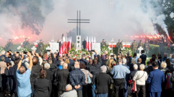 Uroczystości pogrzebowe Żołnierzy Niezłomnych: st. sierż. Ludwika Augustyniaka ps. Cygan, st. sierż. Floriana Dutkiewicza ps. Jawor, por. Tadeusza Antoniego Ośko ps. Sęp oraz Zbigniewa Rostka ps. Piotr na cmentarzu komunalnym w Bydgoszczy. Fot. PAP/T. Żmijewski