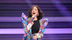 Natalia Zastępa podczas koncertu „Premiery” w drugim dniu 58. Krajowego Festiwalu Polskiej Piosenki w Opolu. Fot. PAP/K. Świderski
