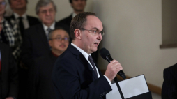 Warszawa, 21.10.2021. Dyrektor konkursu Artur Szklener podczas ogłoszenia wyników XVIII Konkursu Chopinowskiego, w Filharmonii Narodowej. Fot. PAP/W. Olkuśnik