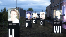 Augustów, 13.10.2021. Uroczystość otwarcia wystawy "Lipcowi. Twarze ofiar Obławy Augustowskiej", która inauguruje działalność Instytutu Pileckiego w Augustowie. Fot. PAP/A. Reszko