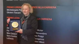 Piotr Barszczowski ze złotym medalem na XIII Biennale we Florencji. Fot. materiały prasowe Instytutu Adama Mickiewicza