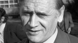 Warszawa 10.1973. Trener piłkarskiej reprezentacji Polski Kazimierz Górski. Fot. PAP/J. Morek