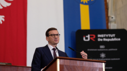 Premier Mateusz Morawiecki podczas otwarcia wystawy "Powstania Śląskie" w Katowicach. Fot. PAP/A. Grygiel