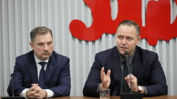 Warszawa, 19.10.2021. Przewodniczący NSZZ „Solidarność” Piotr Duda (L) i prezes IPN Karol Nawrocki (P) podczas konferencji prasowej dot. budowy muzeum bł. ks. Jerzego Popiełuszki, w warszawskiej siedzibie Komisji Krajowej NSZZ „Solidarność”. Fot. PAP/P. Supernak 