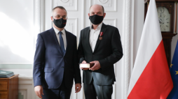 Konrad Mielnik uhonorowany Brązowym Medalem „Zasłużony Kulturze Gloria Artis”. Źródło: MKDNiS/Fot. D. Matloch