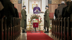 Msza święta żałobna, sprawowana w ramach uroczystości pogrzebowych uczestnika i kronikarza Powstania Listopadowego Maurycego Mochnackiego w Katedrze Polowej Wojska Polskiego w Warszawie. Fot. PAP/M. Obara