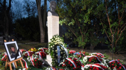 Uroczystości pogrzebowe uczestnika i kronikarza Powstania Listopadowego Maurycego Mochnackiego na Cmentarzu Wojskowym na Powązkach w Warszawie. Fot. PAP/R. Pietruszka