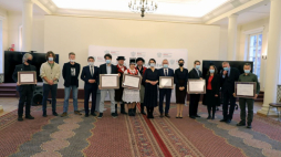 Bartnicy odebrali certyfikat UNESCO. Źródło: MKiDN