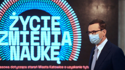 Katowice, 22.12.2021. Premier Mateusz Morawiecki podczas konferencji prasowej dotyczącej przyznania miastu Katowice przez EuroScience tytułu Europejskiego Miasta Nauki 2024. Fot. PAP/A. Grygiel 