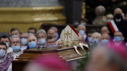 Uroczystości pogrzebowe arcybiskupa seniora archidiecezji częstochowskiej Stanisława Nowaka na Jasnej Górze. 17.12.2021. Fot. PAP/W. Deska