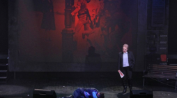 Próba medialna spektaklu „Za wolność, byś wolny był” w Teatrze Dramatycznym im. Aleksandra Węgierki w Białymstoku. Fot. PAP/A. Reszko
