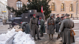 Inscenizacja historyczna w ramach obchodów Narodowego Dnia Zwycięskiego Powstania Wielkopolskiego. Poznań, 27.12.2021. Fot. PAP/J. Kaczmarczyk