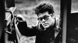 Zbigniew Cybulski w jednej ze scen filmu „Salto” w reżyserii Tadeusza Konwickiego. Fot. PAP/S. Kurzyp