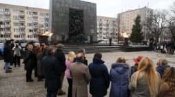 Obchody Międzynarodowego Dnia Pamięci o Ofiarach Holokaustu przed Pomnikiem Bohaterów Getta. Warszawa, 27.01.2022. Fot. PAP/T. Gzell