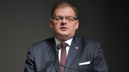 Węgrów, 26.01.2022. Szef Urzędu do Spraw Kombatantów i Osób Represjonowanych Jan Józef Kasprzyk podczas spotkania „Pokolenia pamiętają – Rok 1863” w Węgrowskim Ośrodku Kultury. Trwają obchody 159. wybuchu powstania styczniowego. Fot. PAP/P. Piątkowski