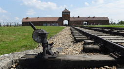 Teren byłego niemieckiego obozu Auschwitz II-Birkenau. Fot. PAP/J. Bednarczyk