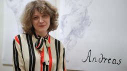 Kraków, 11.02.2022. Kuratorka Natalia Koziara-Ochęduszko podczas konferencji prasowej dot. wystawy pt. "Mistrzostwo rysunku. Andrzej Radwański (1711-1762)", 11 bm. na Zamku Królewskim na Wawelu w Krakowie. Wystawa będzie dostępna dla zwiedzających od 12 lutego br. Fot. PAP/Ł. Gągulski