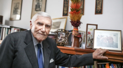 Prof. Witold Kieżun. 2014 r. Fot. PAP/L. Szymański
