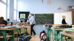 Koronawirus w Polsce: lekcja w Szkole Podstawowej nr 1 w Otwocku. 18.01.2021. Fot. PAP/L. Szymański