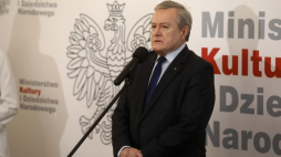 Warszawa, 31.03.2022. Wiceprezes Rady Ministrów, minister kultury i dziedzictwa narodowego Piotr Gliński podczas konferencji prasowej nt. Centrum Pomocy na Rzecz Ukraińskiego Dziedzictwa Kultury. Fot. PAP/R. Guz