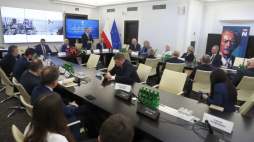 Otwarcie konferencji „W 80. rocznicę wyjścia żołnierzy armii Andersa z nieludzkiej ziemi”, 22 bm. w Senacie w Warszawie. Wydarzenie jest organizowane przez senacką Komisję Obrony Narodowej we współpracy z Instytutem Dziedzictwa Myśli Narodowej im. R. Dmowskiego i I. J. Paderewskiego. Fot. PAP/T. Gzell