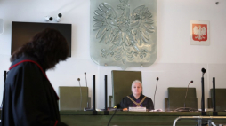 Sędzia Marzanna Piekarska-Drążek (P) na sali rozpraw Sądu Apelacyjnego. Warszawa, 17.03.2022. Fot. PAP/L. Szymański