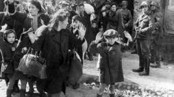 Warszawa 16.05.1943. Ostateczny koniec powstania w getcie (16 kwietnia-16 maja 1943) i zakończenie akcji likwidacji getta i eksterminacja zdecydowanej większości jego mieszkańców. Fot. PAP-reprodukcja