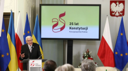Były marszałek Sejmu Józef Zych podczas uroczystości z okazji 25. rocznicy uchwalenia Konstytucji Rzeczypospolitej Polskiej odbywających się w Sejmie w Warszawie. Fot. PAP/T. Gzell