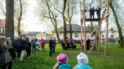 Kujawski zwyczaj wielkanocny tzw. „Przywoływki Szymborskie”. Fot. PAP/T. Żmijewski