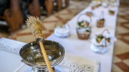 Wielka Sobota – święcenie pokarmów w Archikatedrze św. Jana Chrzciciela i św. Jana Ewangelisty w Lublinie. Fot. PAP/W. Pacewicz