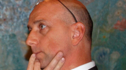 Prof. Jan Wiktor Sienkiewicz, kurator Pawilonu Polskiego. Źródło: Wikimedia Commons