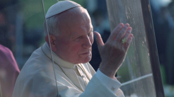 Papież Jan Paweł II, 1995 r. Fot. PAP/J. Bednarczyk