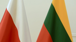 Flagi narodowe Polski i Litwy. Fot. PAP/V. Doveiko