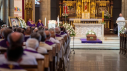 Msza święta pogrzebowa bp. Adama Lepy w bazylice archikatedralnej w Łodzi. Fot. PAP/G. Michałowski