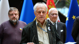 Opozycjonista w czasach PRL Bogdan Lis (C) podczas konferencji prasowej w Europejskim Centrum Solidarności. Gdańsk, 06.05.2022. Fot. PAP/A. Warżawa
