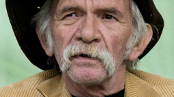 Kraków, 13.06.2009. Bohdan Smoleń podczas finału V edycji Festiwalu Zaczarowanej Piosenki im. Marka Grechuty, zorganizowanego przez Fundację Anny Dymnej Mimo Wszystko i TVP2. Fot. PAP/Ł. Gągulski