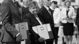 Warszawa, 02.05.2022. Wiceprezes Federacji Organizacji Polskich na Ukrainie Teresa Dutkiewicz (2L). Fot. PAP/L. Szymański