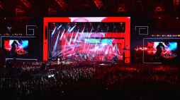 Publiczność podczas koncertu głównego inaugurującego Festiwal Wschód Kultury w Rzeszowie. 23.06.2017. Fot. PAP/D. Delmanowicz