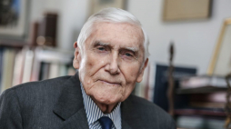 Prof. Witold Kieżun. Fot. PAP/L. Szymański
