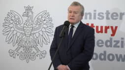Wicepremier, minister kultury i dziedzictwa narodowego Piotr Gliński podczas konferencji prasowej 14 bm. w MKiDN w Warszawie, pt. #ŚląskWspólnaSprawa, zapowiadającej wydarzenia upamiętniające setną rocznicę przyłączenia części Górnego Śląska do Polski. Fot. PAP/P. Supernak