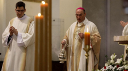 Prymas Polski abp Wojciech Polak (P) podczas mszy świętej w Archikatedrze Chrystusa Króla. Katowice, 19.06.2022. Fot. PAP/T. Wiktor