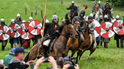 Inscenizacja bitwy nad Bugiem. Czumów, 04.07.2021. Fot. PAP/W. Jargiło