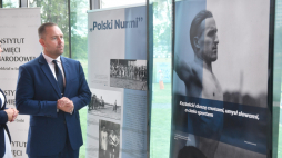 Prezes Instytutu Pamięci Narodowej Karol Nawrocki podczas uroczystego otwarcia wystawy „Janusz Kusociński”. Fot. PAP R. Pietruszka 