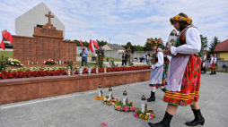 Michniów, 12.07.2019. Uroczyste obchody Dnia Walki i Męczeństwa Wsi Polskiej oraz 76. rocznicy pacyfikacji Michniowa odbyły się w Mauzoleum Martyrologii Wsi Polskich w Michniowie. Fot. PAP/P. Polak