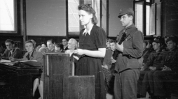 Barbara Sadowska podczas procesu. 08.07.1947. Fot. PAP/CAF/S. Dąbrowiecki