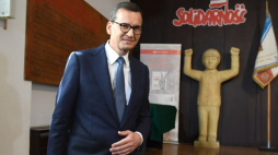 Gdańsk, 31.08.2022. Premier Mateusz Morawiecki podczas uroczystego spotkania Zarządu Regionu Gdańskiego NSZZ „Solidarność” w Sali BHP Stoczni Gdańskiej. Fot. PAP/A. Warżawa