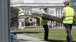 Przygotowania do prac ziemnych związanych z odbudową Pałacu Saskiego. Warszawa, 18.08.2022. Fot. PAP/P. Supernak