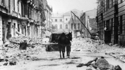 Warszawa, 30.08.05. Zdjęcie archiwalne zbombardowanej Warszawy we wrześniu 1939 r. 1 września 2005 roku mija 66. rocznica wybuchu II wojny światowej. Fot. PAP-Archiwum